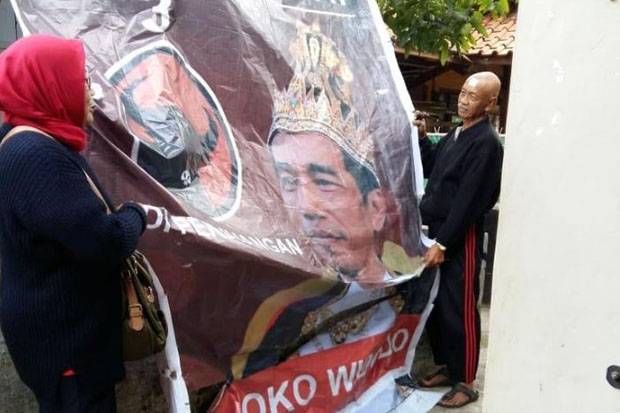 Poster Jokowi Bermahkota Raja Bukan Arahan TKN