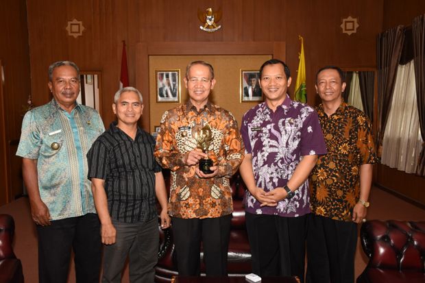 Paralayang Gunung Panten Juara 1 Anugerah Pesona Indonesia (API) 2018