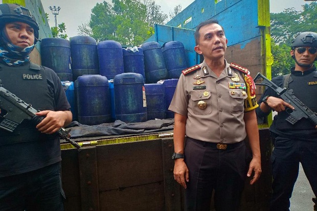 Tim Prabu Sita Ribuan Liter Tuak dari Sukabumi