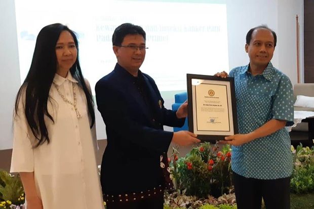 Sutopo Purwo Nugroho Inspirator Terbaik 2018 bagi Penyintas Kanker Paru Indonesia