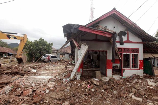 Korban Meninggal Akibat Tsunami Selat Sunda 437 Orang