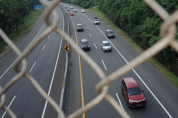 Arus Balik, Kendaraan di Tol Cipularang Arah Jakarta Mulai Padat
