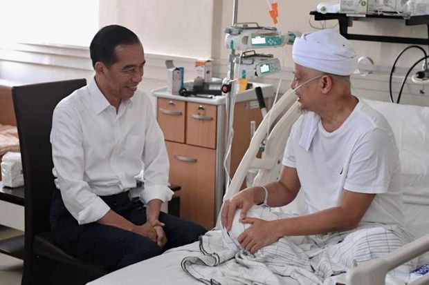 Jenguk Ustaz Arifin Ilham, Jokowi: Doakan agar Beliau Cepat Sembuh