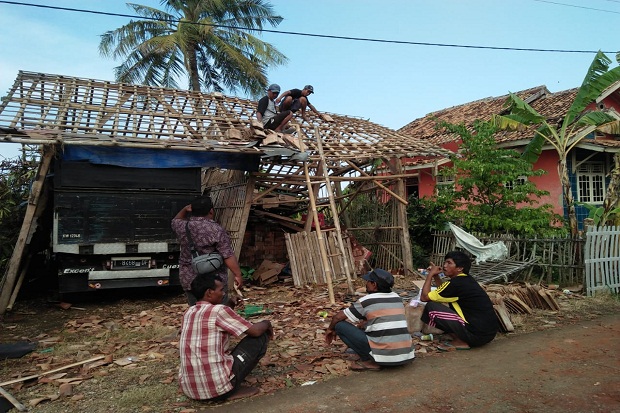 35 Rumah Rusak Diterjang Angin Puting Beliung