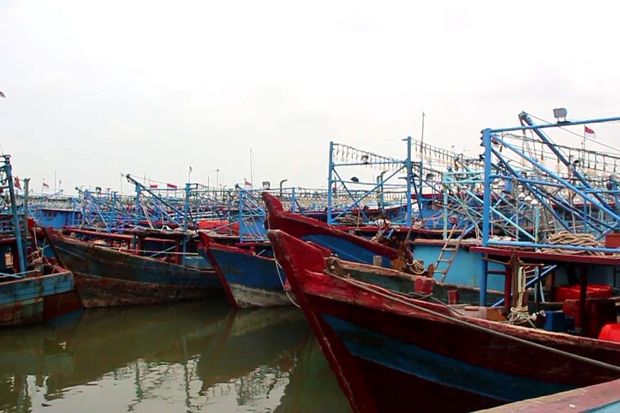 Cuaca Buruk, Ratusan Nelayan Cirebon Tak Pergi Melaut