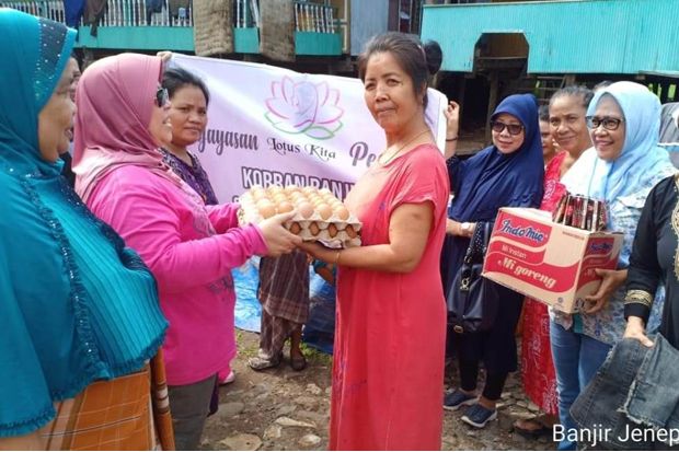 Yayasan Lotus Kita Bantu Korban Banjir Bandang di Jeneponto