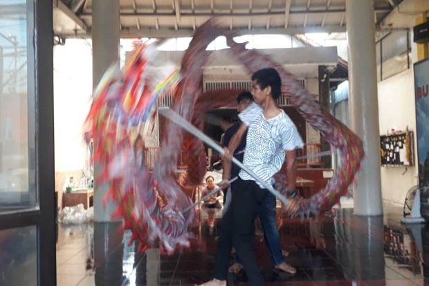 Imlek Membawa Berkah bagi Pemilik Rajawali Dragon Dance