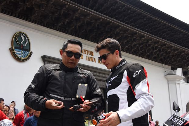 Sebelum Bertemu Ridwan Kamil, Marc Marquez Naik Bandros Keliling Bandung