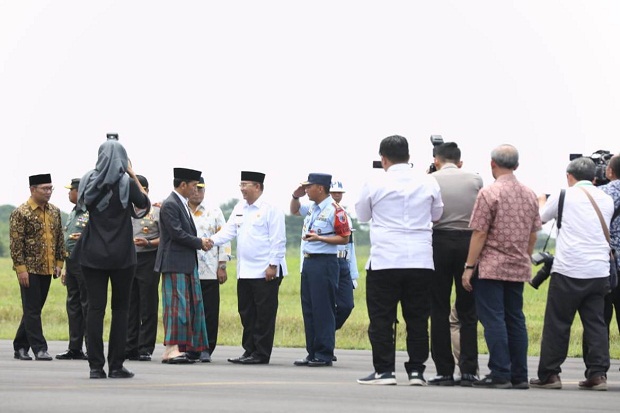 Presiden Jokowi Resmikan Terminal Bandara Wiriadinata