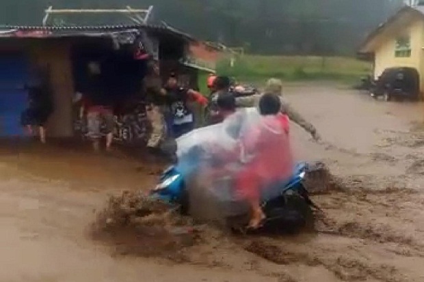 Banjir Bandang Terjang Kecamatan Pangalengan