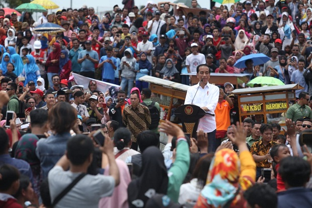 Hadiri Rekor Makan Bakso, Jokowi Komitmen Jaga Stabilitas Harga