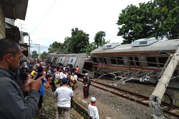 Kereta Commuter Line Anjlok, Saksi: Gerbong Dua dan Tiga Terguling