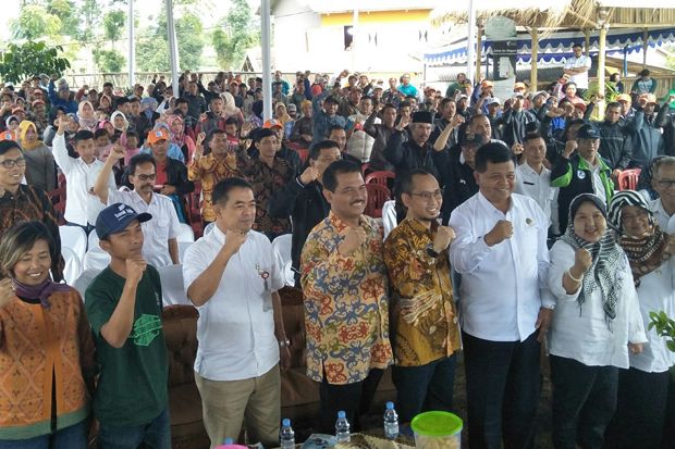 Bupati Bandung Barat Aa Umbara: Jangan Malu atau Minder Jadi Petani