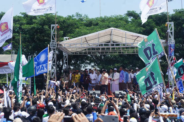 Prabowo Bacakan Puisi Karawang-Bekasi di Depan Pendukungnya
