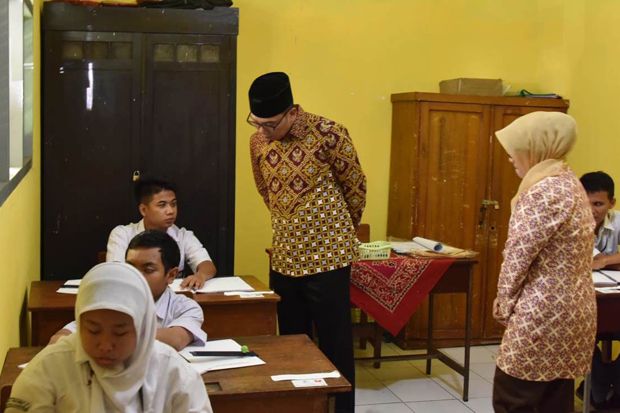 Ridwan Kamil  Apresiasi Penyelenggaraan UNBK di SLB Wyata Guna Bandung