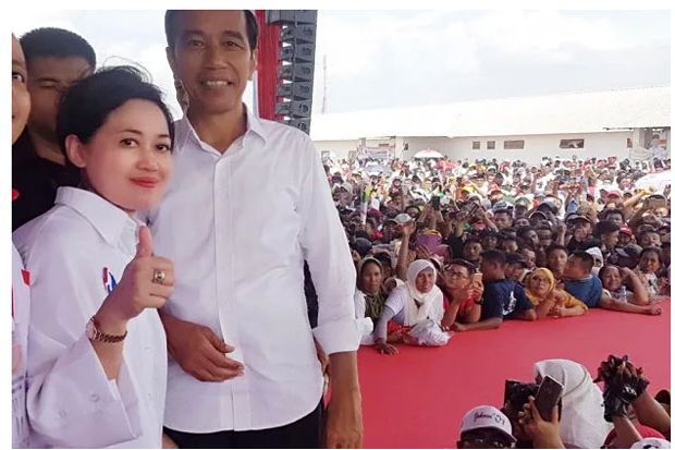 Caleg Perindo Susaningtyas Kertopati Dampingi Jokowi Kampanye di Cirebon-Indramayu