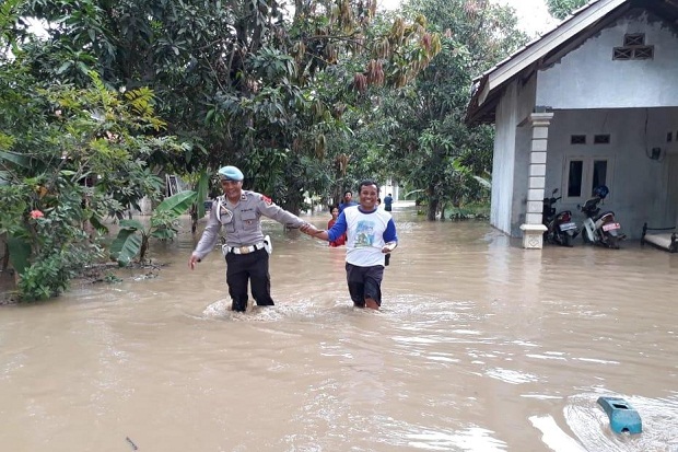 Cimanuk Meluap, Jalur Pantura dan Ribuan Rumah di Indramayu Terendam