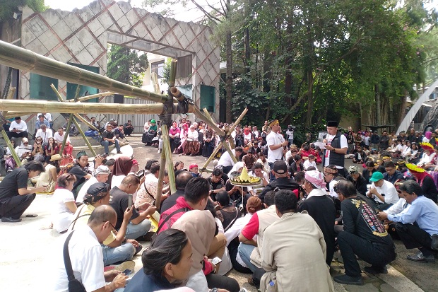 Wujud Syukur, Relawan Jokowi-Maruf Gelar Tumpengan Bhineka