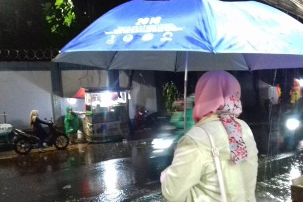 Hujan Sedang Guyur Kota Bogor dan Sukabumi Malam Nanti
