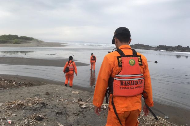 6 Hari Tenggelam, Isan Ditemukan Tak Bernyawa di Pantai Jayanti Cianjur
