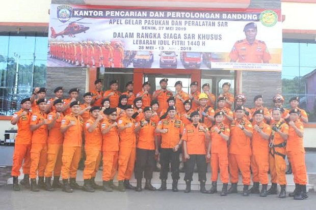 Personel Basarnas Bandung Siaga 24 Jam selama Arus Mudik
