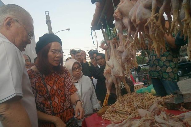 Sidak 2 Pasar di Kota Bandung, Mendag Pastikan Stok Kepokmas Aman