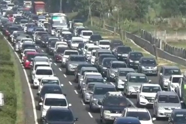 Kemacetan di Jalur Bandung-Nagreg Diprediksi hingga H Plus 2 Lebaran