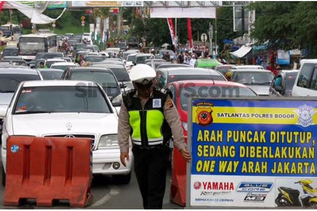 Jalur Puncak Tetap Padat, 200 Personel Polisi Disiagakan