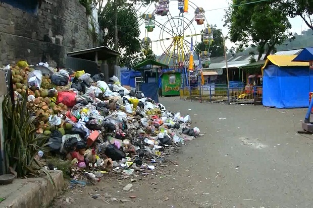 Miris, Tumpukan Sampah di Situ Ciburuy Membuat Wisatawan Jijik