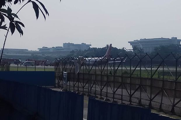 Pesawat Malindo Air Tergelincir di Bandara Husein Sastranegara