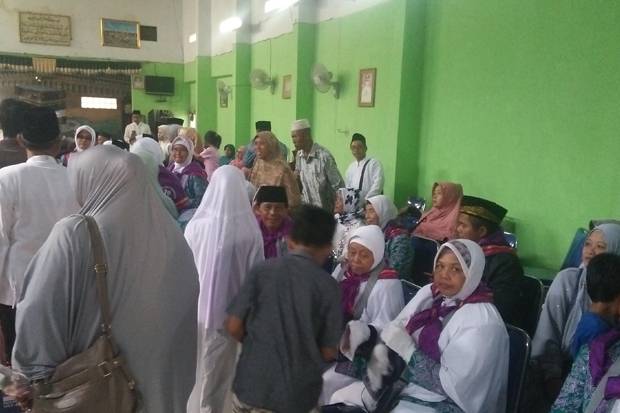 Calon Haji Asal Majalengka Tinggalkan Kampung Halaman