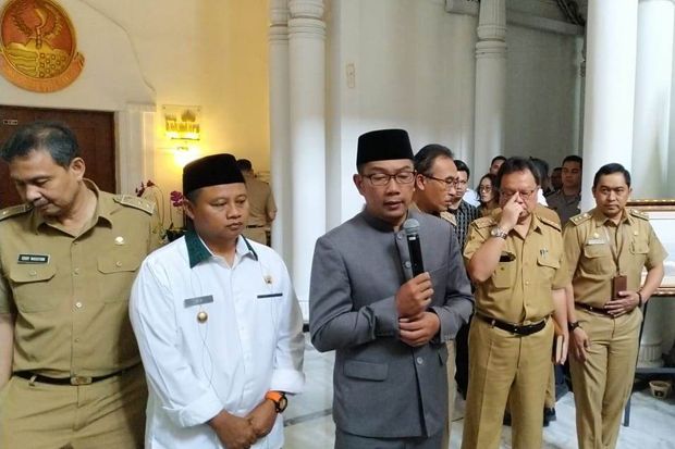 Sekda Jabar Iwa Karniwa Tersangka Kasus Meikarta, Ridwan Kamil Prihatin