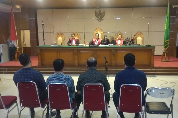 Bupati Cianjur Nonaktif Irvan Rifano Dituntut 8 Tahun Penjara