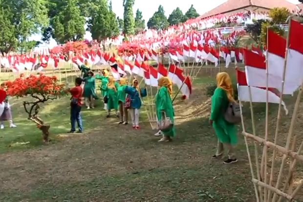 Ribuan Bendera Merah Putih Berkibar di Gedung Perundingan Linggarjati