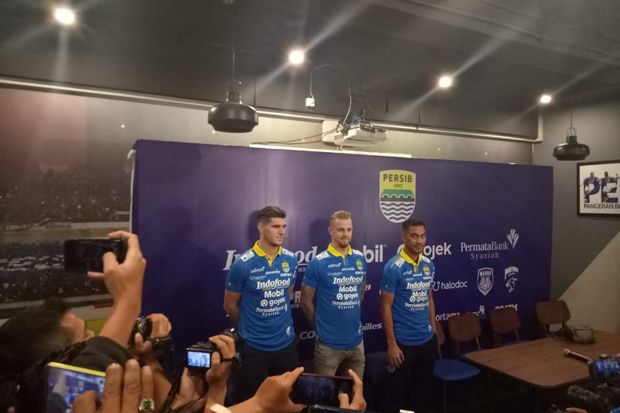 Perkenalkan 3 Pemain Asing, Pelatih Persib: Selamat Datang di Bandung