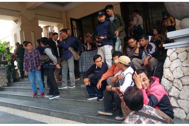Wartawan Ditolak Masuk Ruang Pelantikan DPRD KBB, Sekwan Akui Humasnya Lemah
