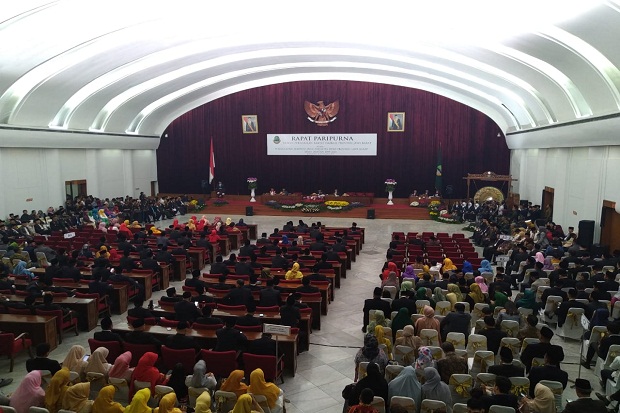 120 Anggota DPRD Jabar Dilantik, Taufik Hidayat Jabat Ketua Sementara