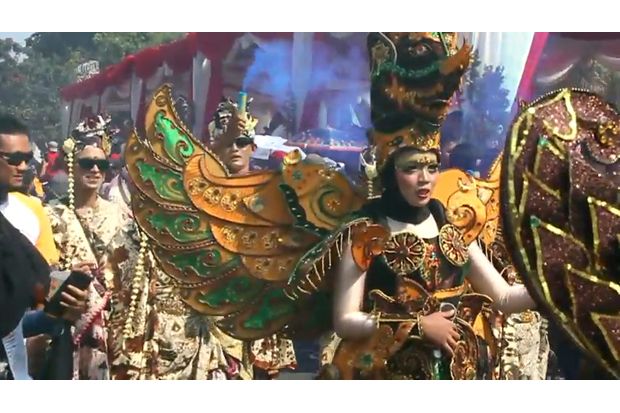 Festival Kostum Budaya di Cirebon Berlangsung Meriah