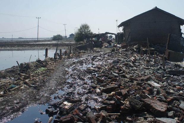 Korban Bocoran Minyak Pertamina di Karawang Capai 10.000 Orang