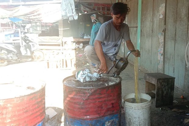 Minyak Goreng Curah Dilarang, Pedagang di Pangandaran Resah