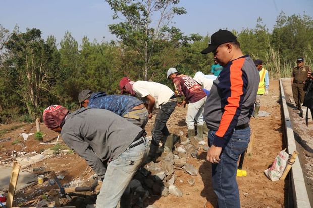 Sidak Proyek Kirmir, Bupati Bandung Barat Aa Umbara Marah Besar