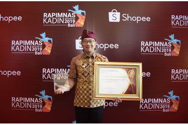 Kadin Award 2019, Ridwan Kamil Raih Predikat Gubernur Terbaik Wilayah Tengah
