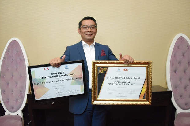 Ridwan Kamil Raih Gubernur Entrepeneur Award 2019 dari MarkPlus Inc