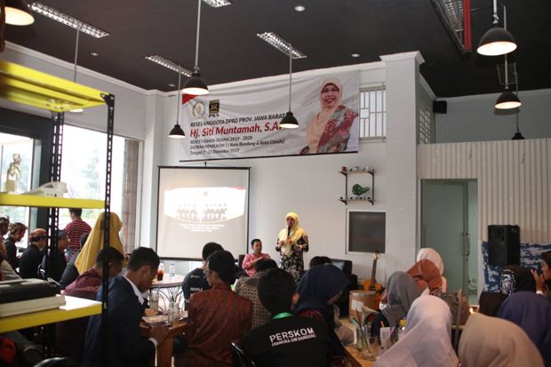 Ummi Siti Soroti Pengangguran dan Rendahnya Minat Baca di Jabar
