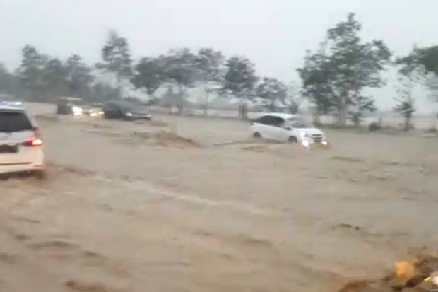 Km 136 Tol Cipali Arah Jakarta Tergenang Banjir, Ini Penjelasan PT LMS