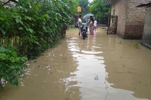 Enam Kecamatan di Karawang Banjir, Ribuan Orang Mengungsi