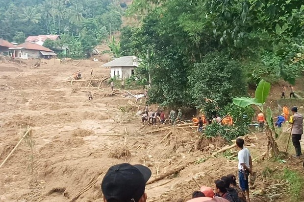 11 Desa di Kabupaten Bogor Terisolasi Akibat Jalan Tertimbun Tanah Longsor
