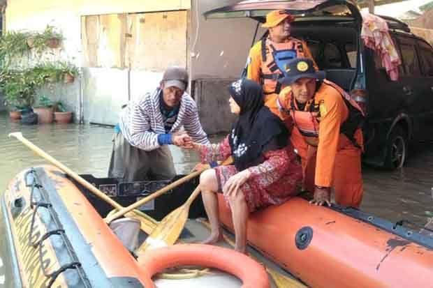 Banjir Bojongsoang, Tim Rescue Evakuasi Lima Warga