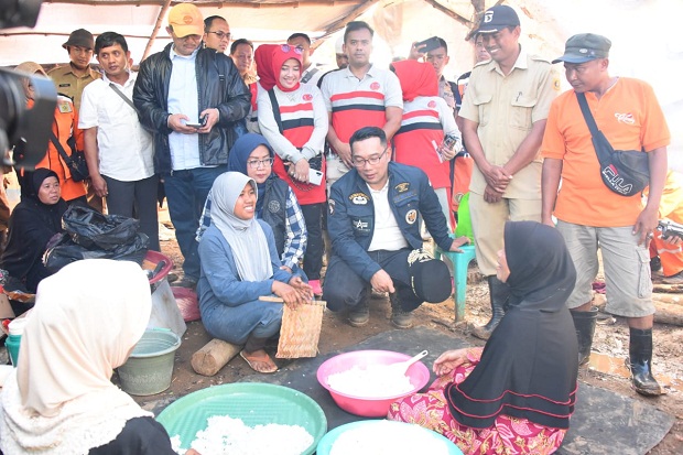 Gubernur Tawarkan Bedol Desa kepada Korban Longsor Kabupaten Bogor
