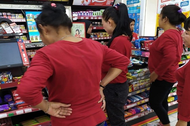 Heboh, 6 Wanita Napi Lapas Perempuan Bandung Tepergok Belanja di Minimarket